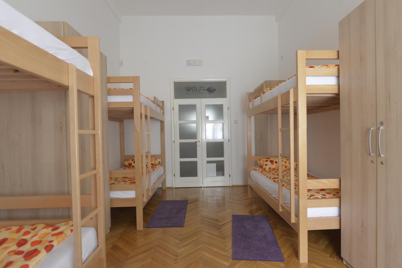 Hostel Flow House Centar 노비사드 외부 사진