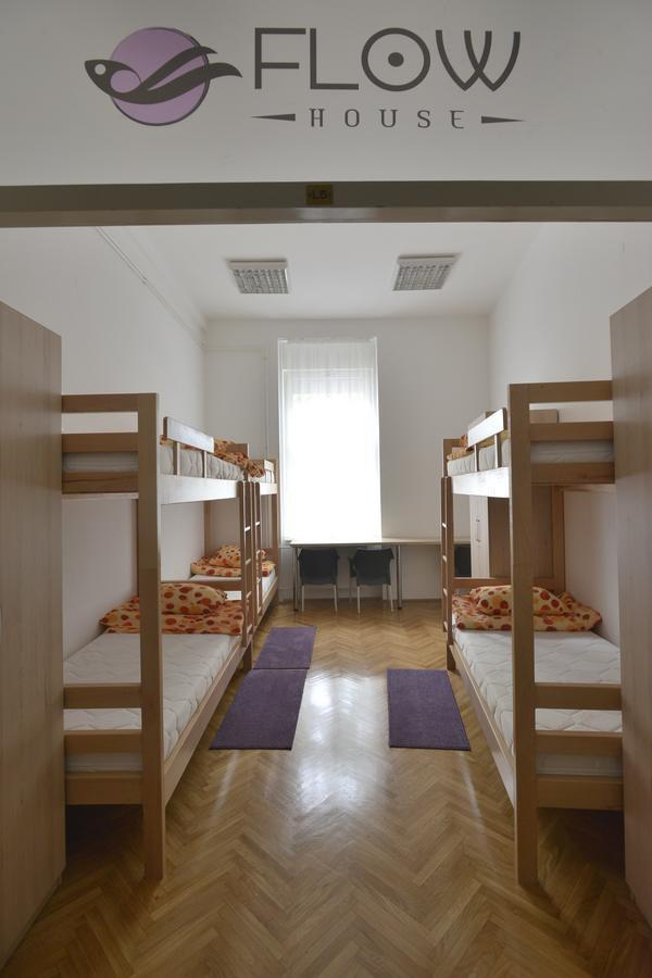 Hostel Flow House Centar 노비사드 외부 사진